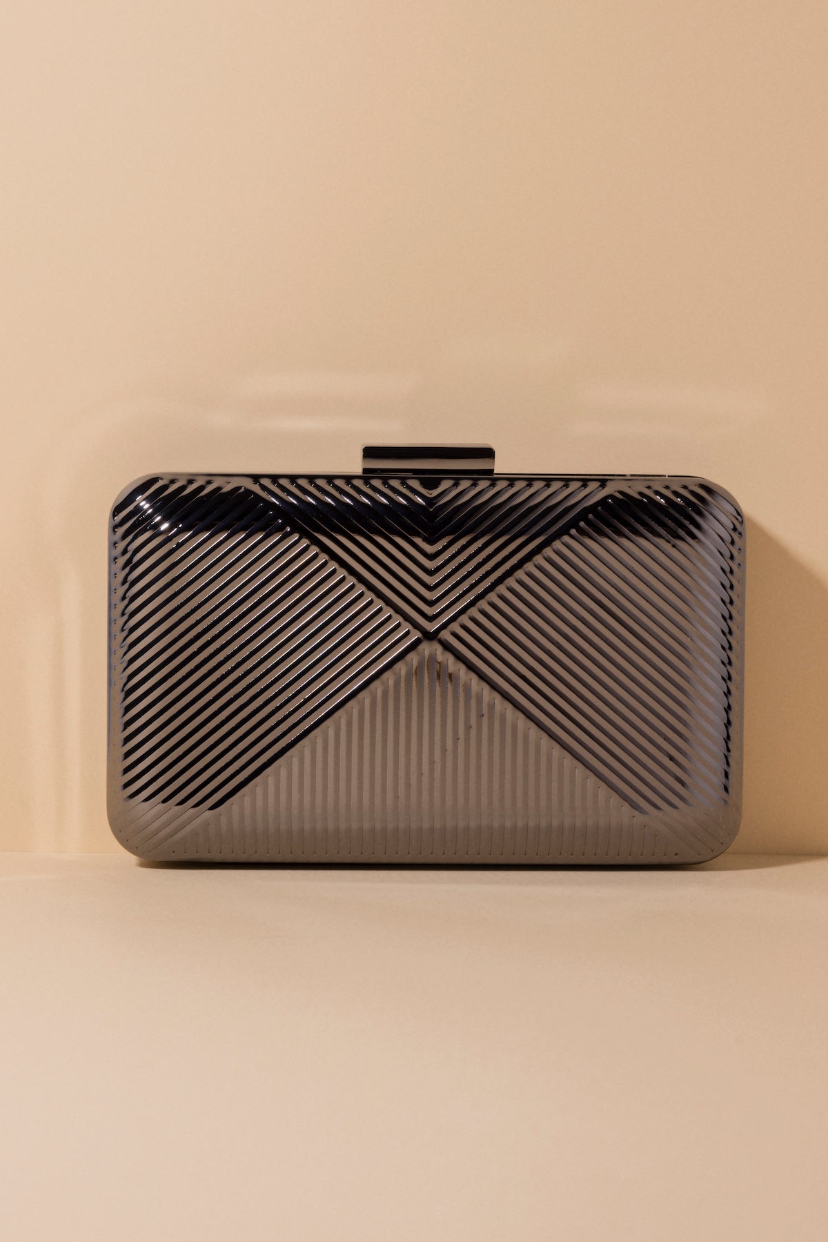 Clutch Clo Gunmetal · Hamptons · - Bruna