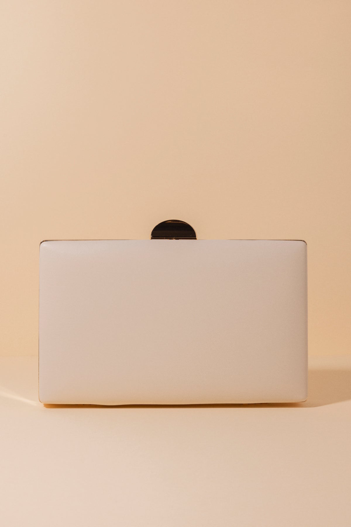 Clutch Iris Beige · Hamptons · - Bruna