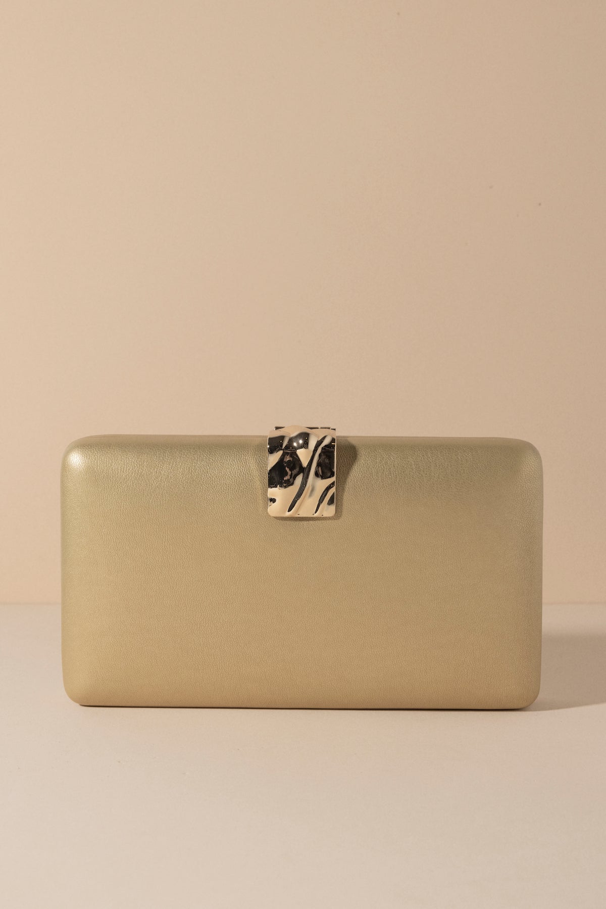 Clutch Lori Gold · Wisteria · - Bruna