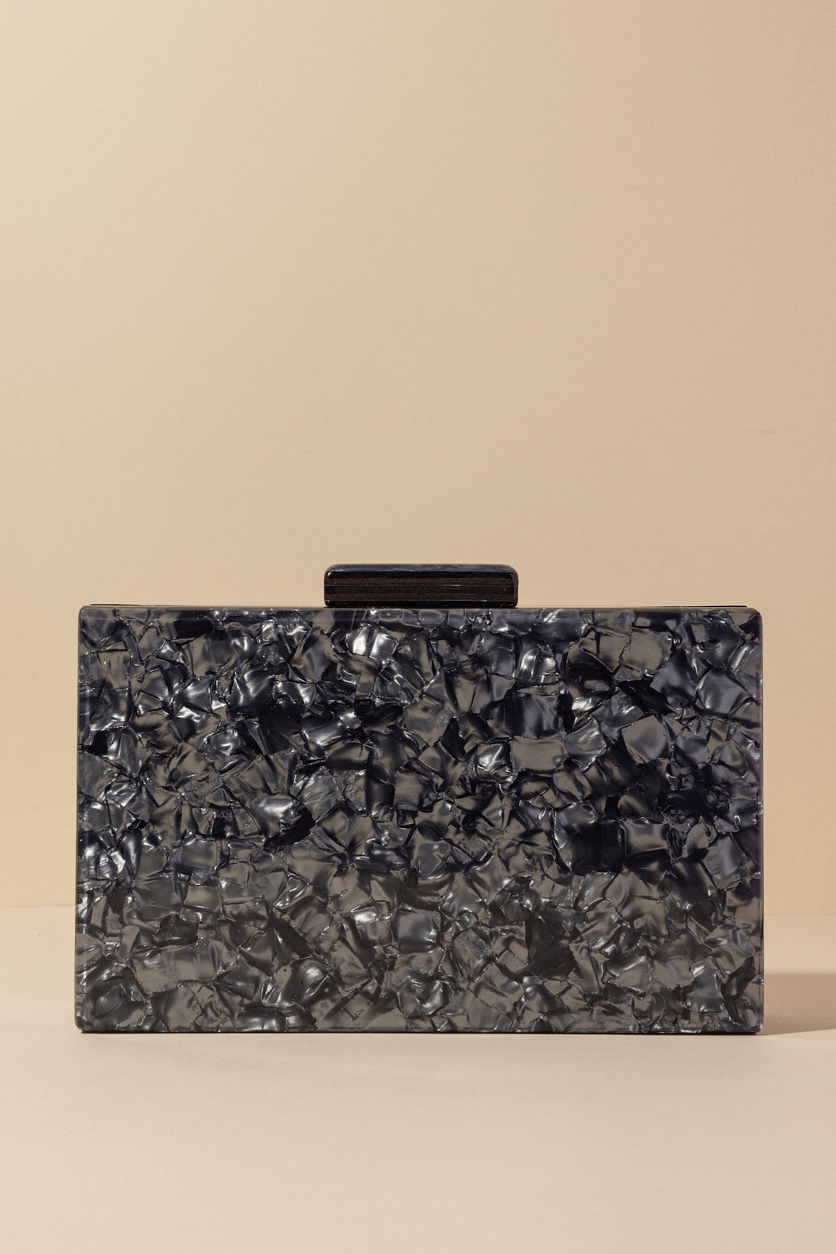 Clutch Lucila Gris · Le Jardin · - Bruna