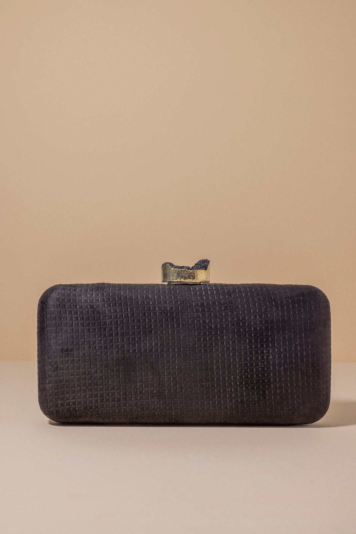 Clutch Pia Negro · Wisteria · - Bruna