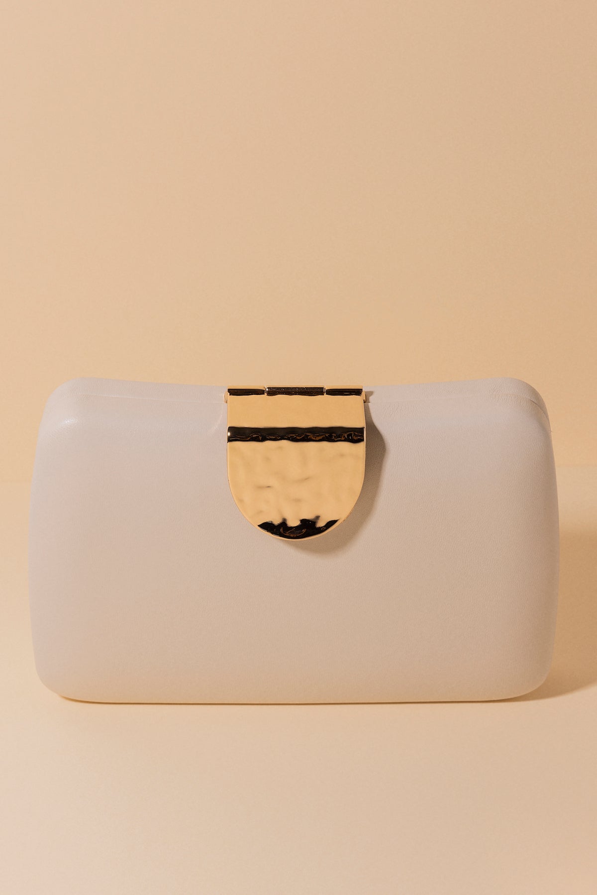 Clutch Zia Beige · Hamptons · - Bruna