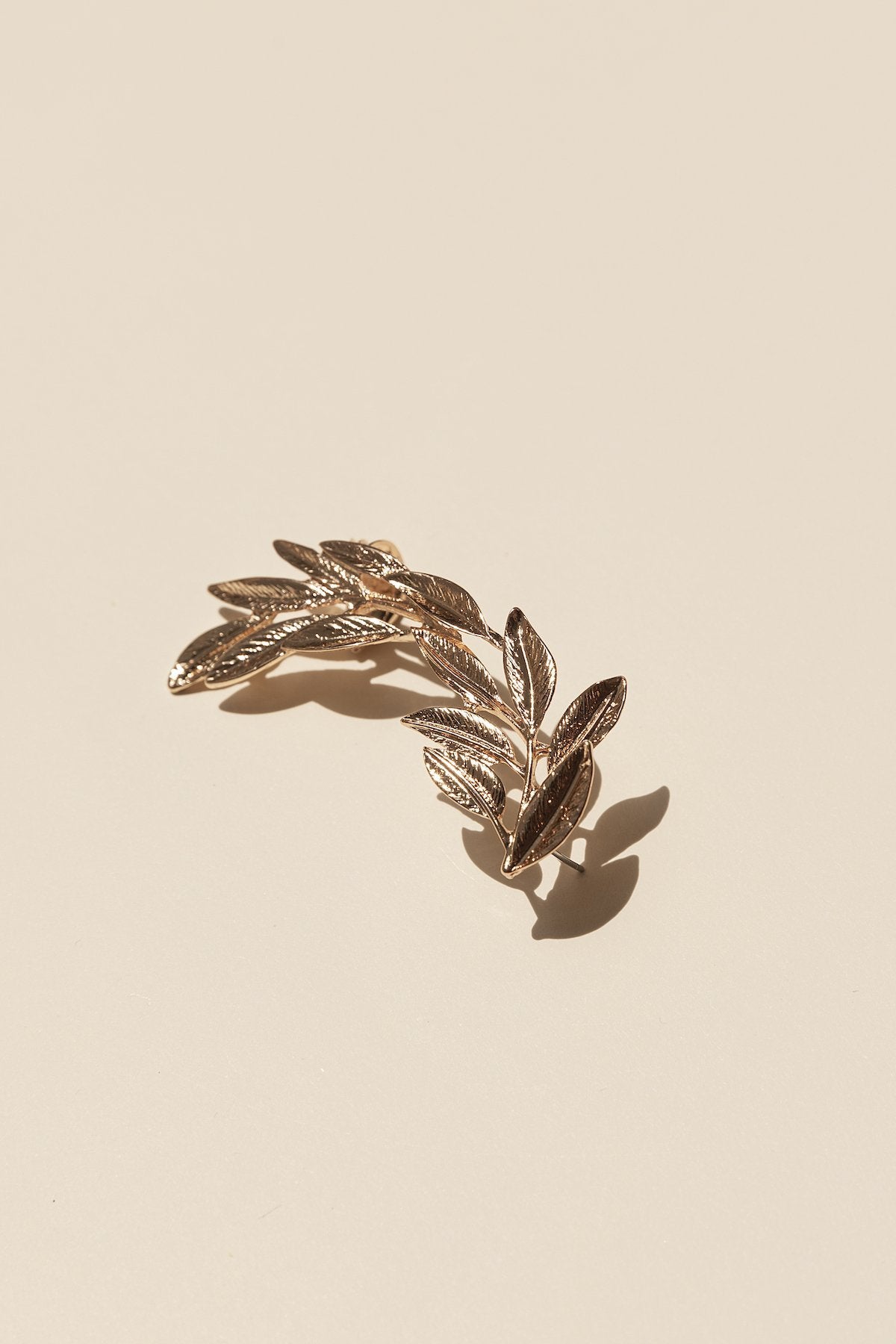 Pendiente Leaf Cuff Boho · Rivera · - Bruna