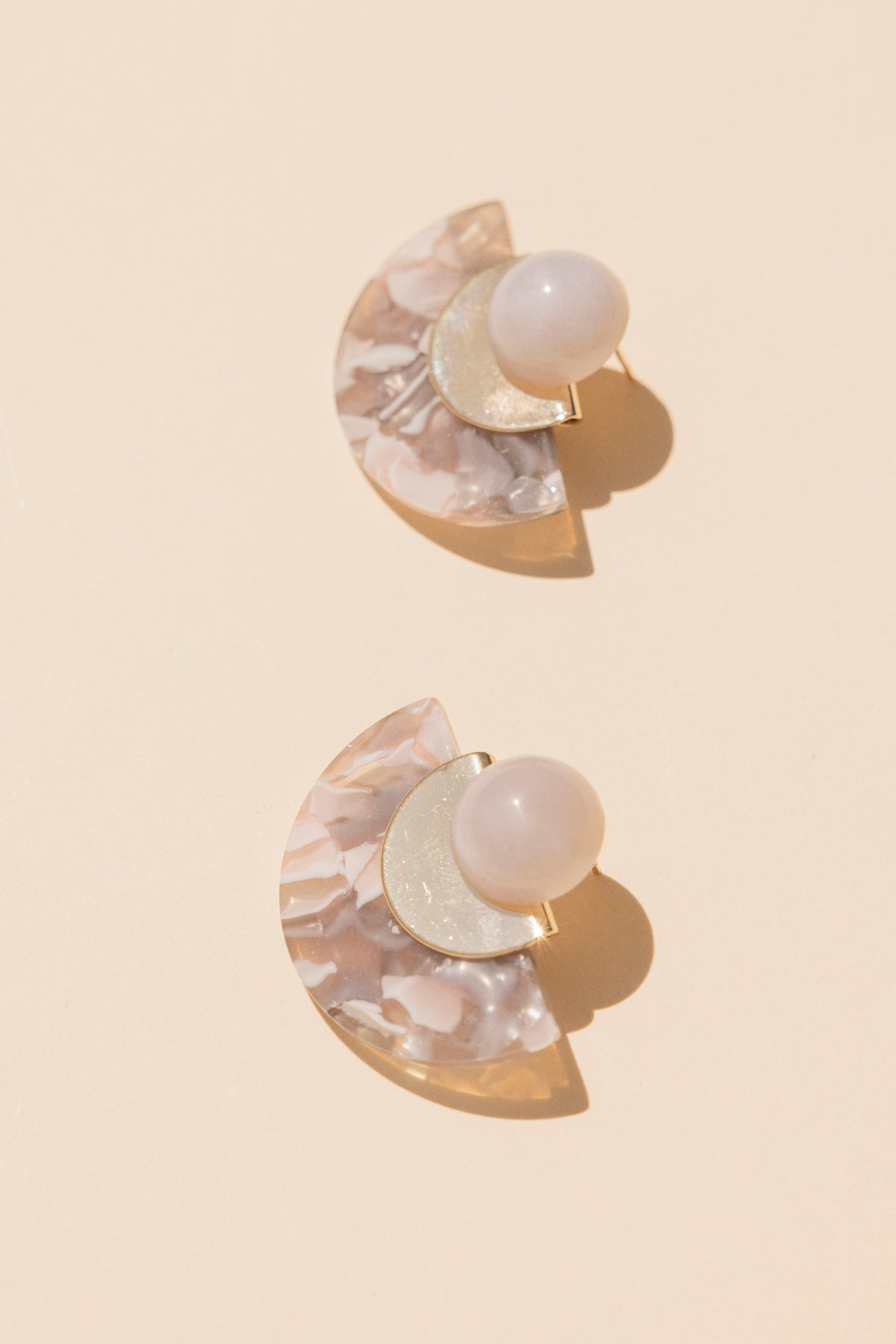 Pendientes Dama Taupe · Hamptons · - Bruna