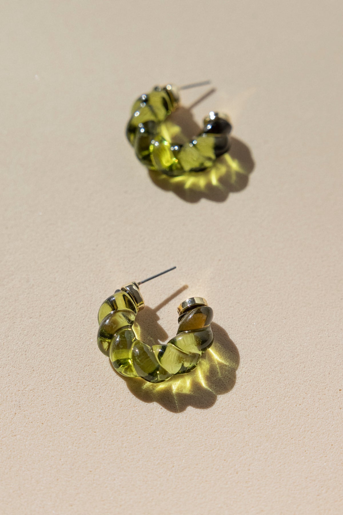 Pendientes Glossy Lia Green · Wisteria · - Bruna