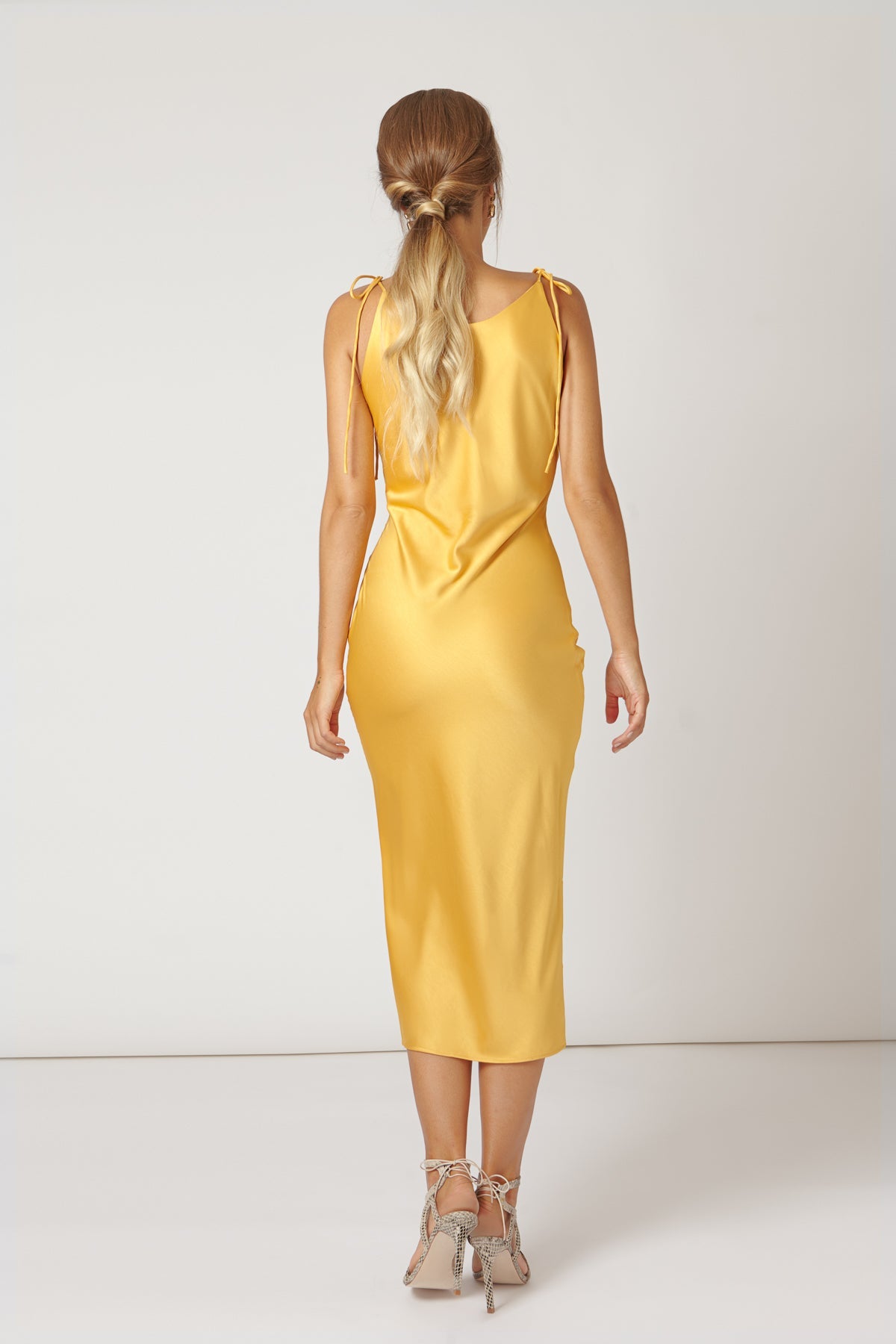 Vestido Nona Girasol · Iconics · - Bruna