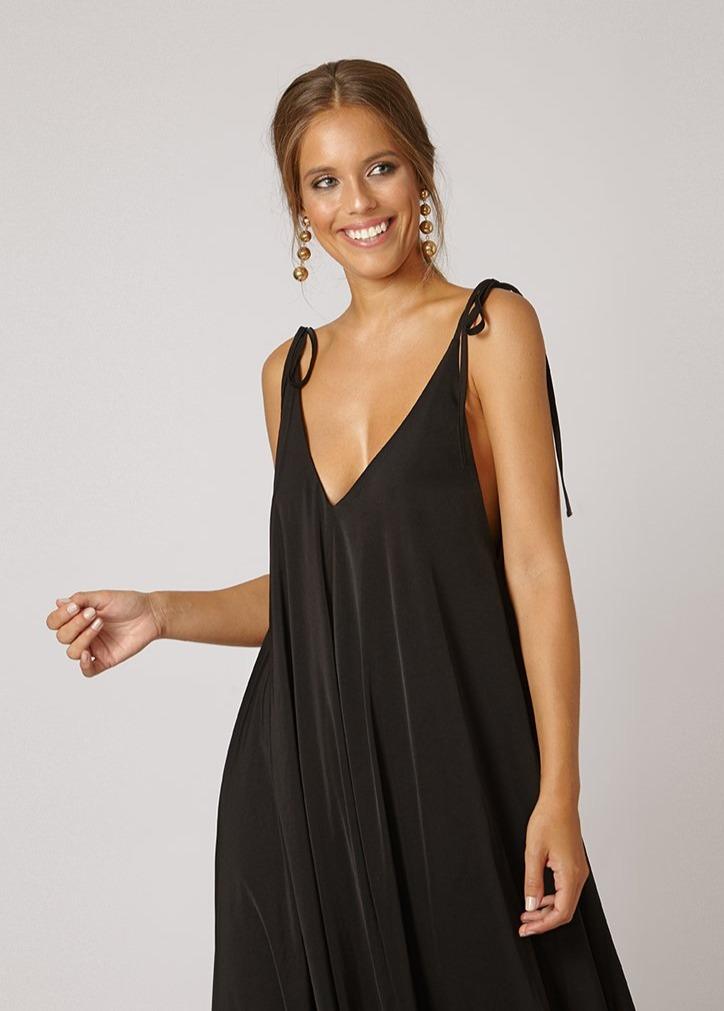 Vestido Pipi Negro · Iconics · - Bruna